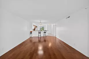 2112 S Cypress Bend Dr, Pompano Beach, FL 33069 - Photo 11