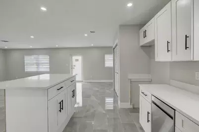 520 SW 13th Place, Deerfield Beach, FL 33441 - Photo 15