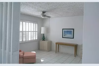 465 Paradise Isle Boulevard #207, Hallandale Beach, FL 33009 - Photo 13