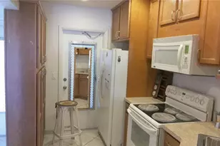 465 Paradise Isle Blvd, Hallandale Beach, FL 33009 - Photo 7