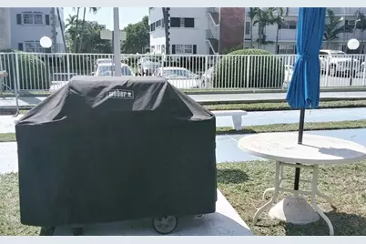 465 Paradise Isle Boulevard #307, Hallandale Beach, FL 33009 - Photo 15