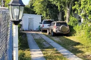 2441 NW 104th St, Miami, FL 33147 - Photo 13