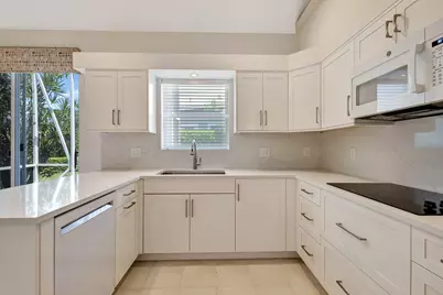 11917 Fountainside Circle, Boynton Beach, FL 33437 - Photo 27