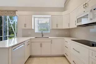11917 Fountainside Cir, Boynton Beach, FL 33437 - Photo 27
