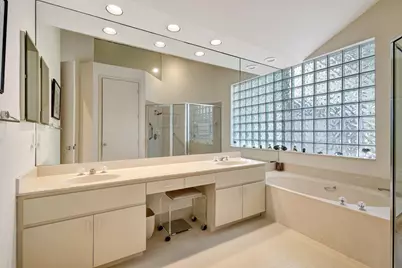 11917 Fountainside Circle, Boynton Beach, FL 33437 - Photo 17