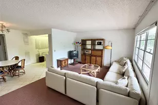 2029 Cambridge B, Deerfield Beach, FL 33442 - Photo 5