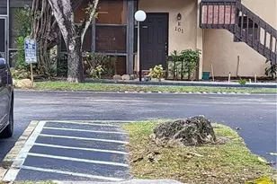 780 NE 199th St Unit #E 101, Miami, FL 33179 - Photo 3