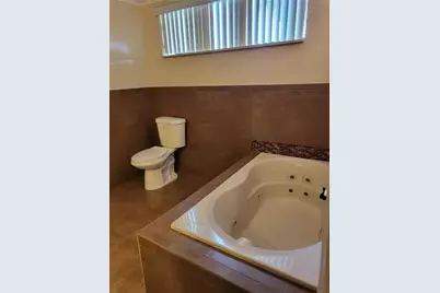 780 NE 199th Street #E 101, Miami, FL 33179 - Photo 19