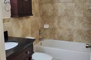 780 NE 199th St Unit #E 101, Miami, FL 33179 - Photo 23