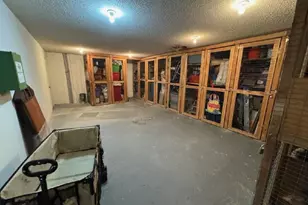 8260 SW 24th St, North Lauderdale, FL 33068 - Photo 23