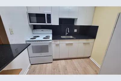 151 SW 135th Terrace #203T, Hollywood, FL 33027 - Photo 1
