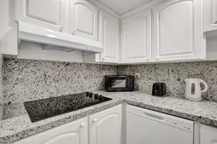 4001 S Ocean Dr, Hollywood, FL 33019 - Photo 11