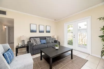 820 NE 21st Drive, Wilton Manors, FL  - Photo 23