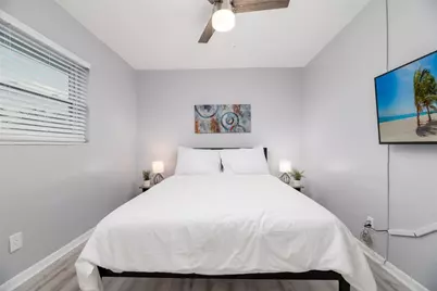 820 NE 21st Drive, Wilton Manors, FL  - Photo 37