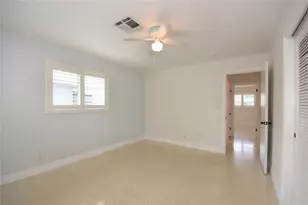 1911 NE 41st St, Oakland Park, FL 33308 - Photo 33