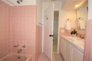 1911 NE 41st St, Oakland Park, FL 33308 - Photo 35