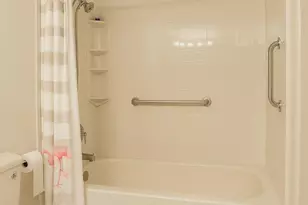 4001 Hillcrest Dr, Hollywood, FL 33021 - Photo 19