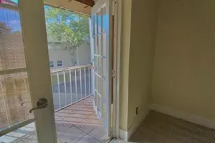 8512 Old Country Manor, Davie, FL 33328 - Photo 5