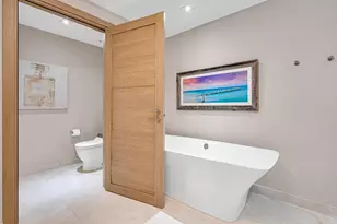 17111 Biscayne Blvd, North Miami Beach, FL 33160 - Photo 19