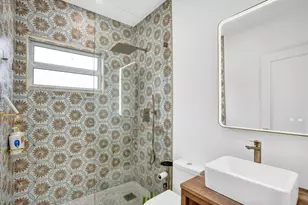 810 SW 26th Ct, Fort Lauderdale, FL 33315 - Photo 23