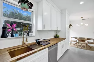 810 SW 26th Ct, Fort Lauderdale, FL 33315 - Photo 11