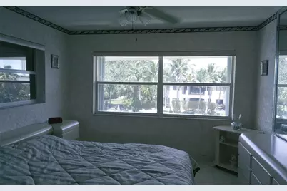 460 Paradise Isle Boulevard #301, Hallandale Beach, FL 33009 - Photo 13