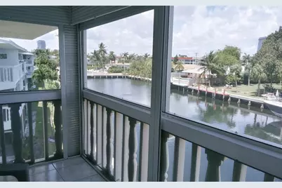 460 Paradise Isle Boulevard #301, Hallandale Beach, FL 33009 - Photo 11