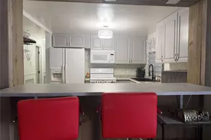 210 Lake Shore Dr, Pembroke Park, FL 33009 - Photo 15