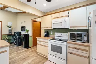 886 S E O'Donnell Ln, Port Saint Lucie, FL 34983 - Photo 17