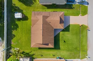 886 S E O'Donnell Ln, Port Saint Lucie, FL 34983 - Photo 41