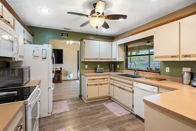 886 S E O'Donnell Lane, Port Saint Lucie, FL 34983 - Photo 19