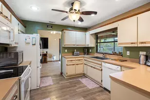 886 S E O'Donnell Ln, Port Saint Lucie, FL 34983 - Photo 19