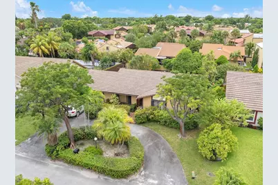 20100 NE 10th Place Way, Miami, FL 33179 - Photo 9