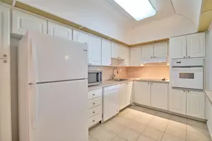 19390 Collins Ave Unit, Sunny Isles Beach, FL 33160 - Photo 3