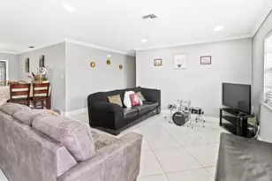 2721 NW 22nd St, Fort Lauderdale, FL 33311 - Photo 17