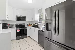 2721 NW 22nd St, Fort Lauderdale, FL 33311 - Photo 11