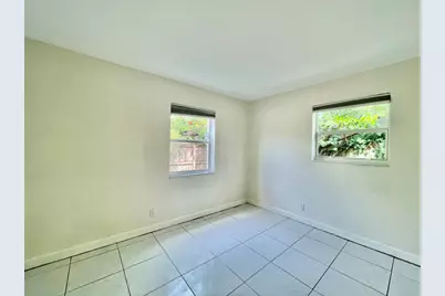 100 NE 12th Street, Fort Lauderdale, FL 33304 - Photo 17