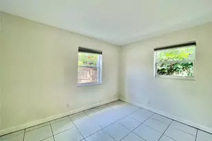100 NE 12th St, Fort Lauderdale, FL 33304 - Photo 17
