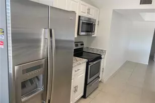 9640 NW 2nd St, Hollywood, FL 33024 - Photo 5