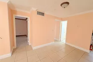 2760 W 62nd Pl, Hialeah, FL 33016 - Photo 11