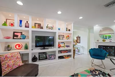 2325 Barcelona Drive, Fort Lauderdale, FL 33301 - Photo 9