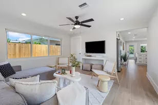 860 NE 34th St, Oakland Park, FL 33334 - Photo 5