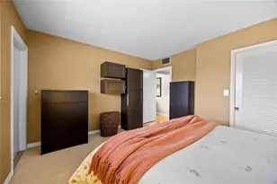 3847 S Circle Dr, Hollywood, FL 33021 - Photo 17