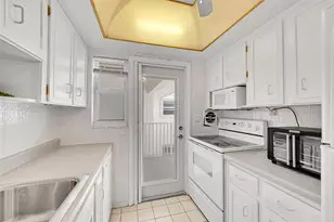 1110 N Riverside Dr, Pompano Beach, FL 33062 - Photo 29