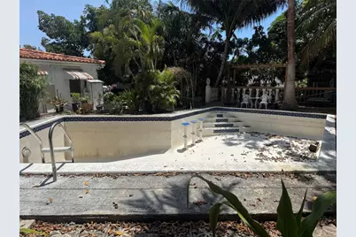 1100 NE 182nd Street, Miami, FL 33162 - Photo 11