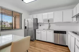 170 Lakeview Dr, Weston, FL 33326 - Photo 5