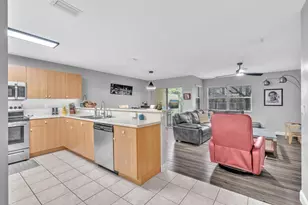 753 Imperial Lake Rd, West Palm Beach, FL 33413 - Photo 7