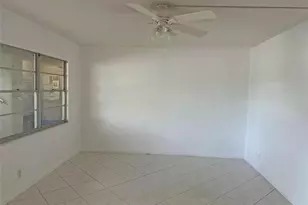 1031 Berkshire B, Deerfield Beach, FL 33442 - Photo 3