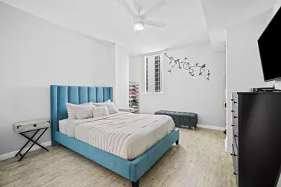 244 Biscayne Boulevard #2210, Miami, FL 33132 - Photo 11