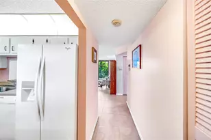 2860 Somerset Dr, Lauderdale Lakes, FL 33311 - Photo 9